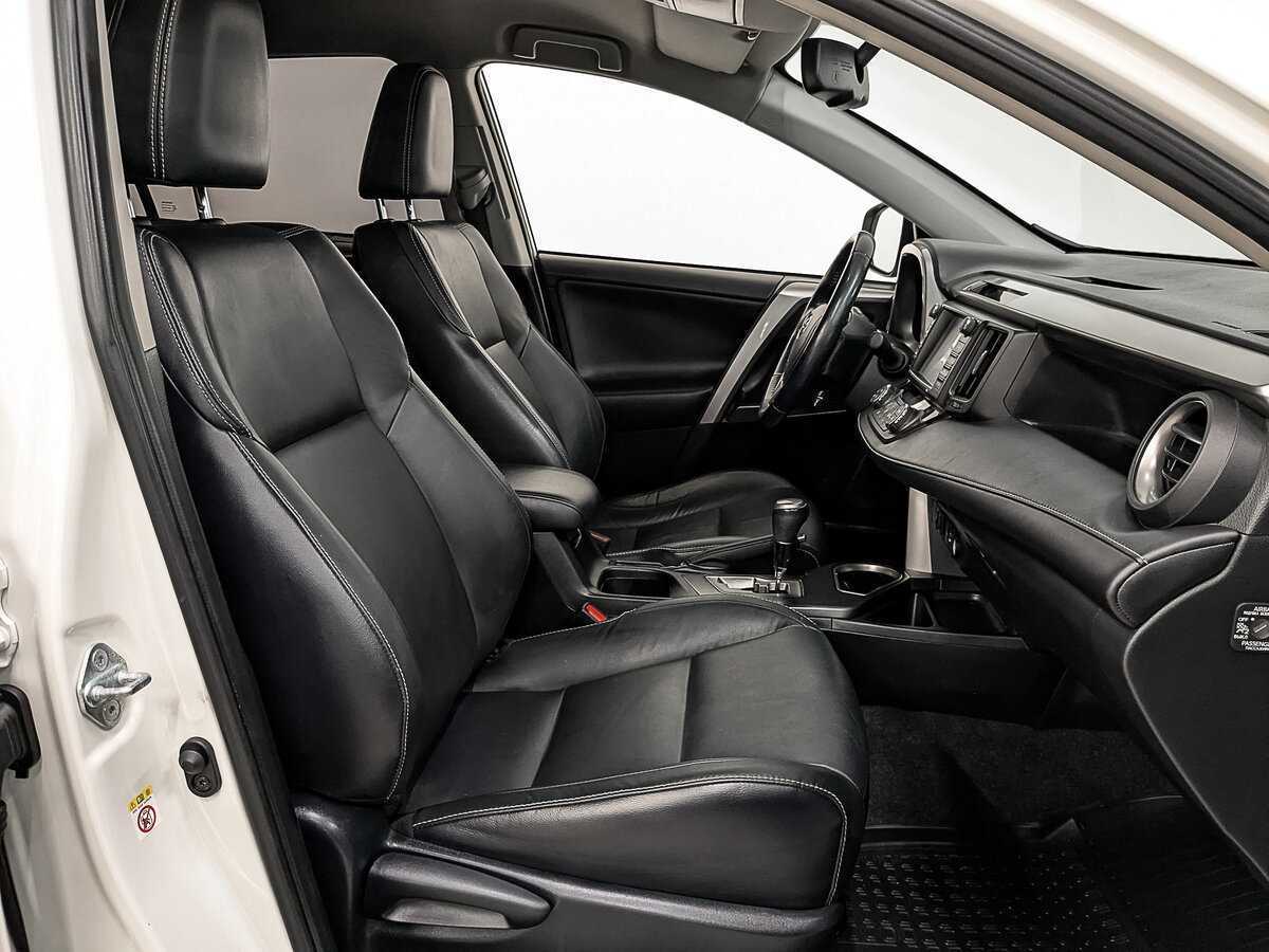 Б/У Тойота Рав4 2017 года. Фото: #21