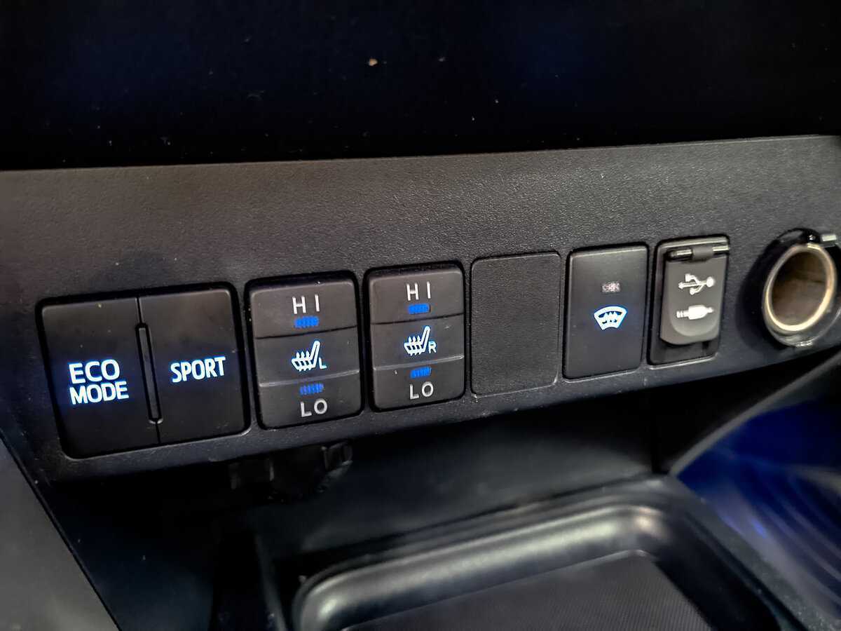 Б/У Тойота Рав4 2017 года. Фото: #25