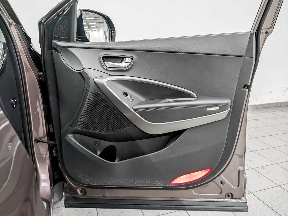 Б/У Хендай Санта Фе 2015 года. Фото: #22