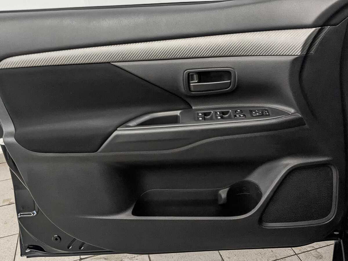 Mitsubishi Outlander 2018 года с пробегом. Фото: #17