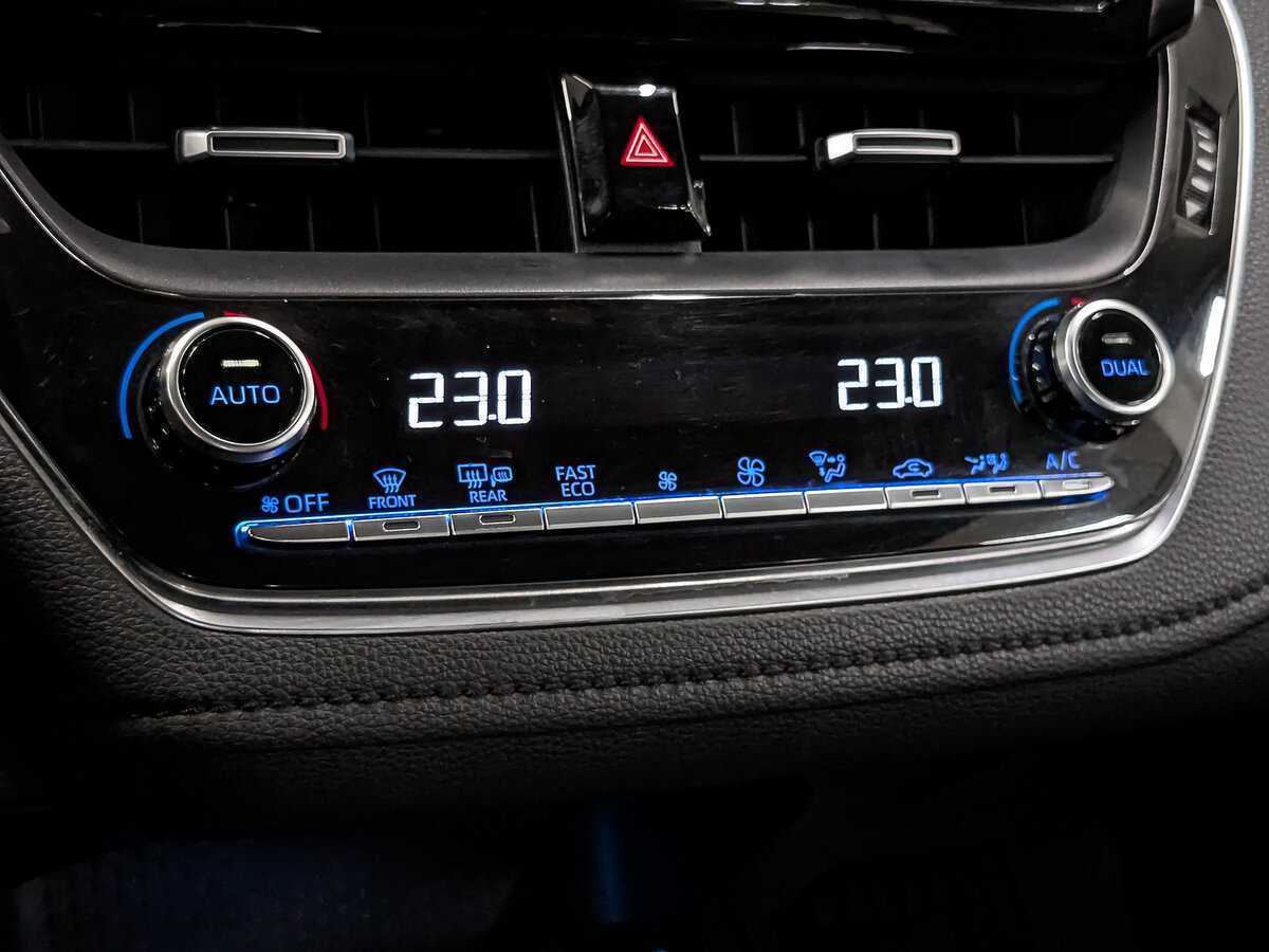 Б/У Тойота Королла 2019 года. Фото: #20