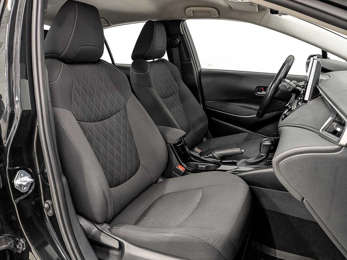 Б/У Тойота Королла 2019 года. Фото: #23