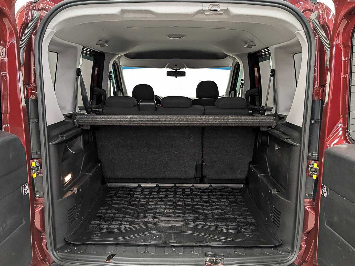 Б/У Фиат Добло 2017 года. Фото: #9