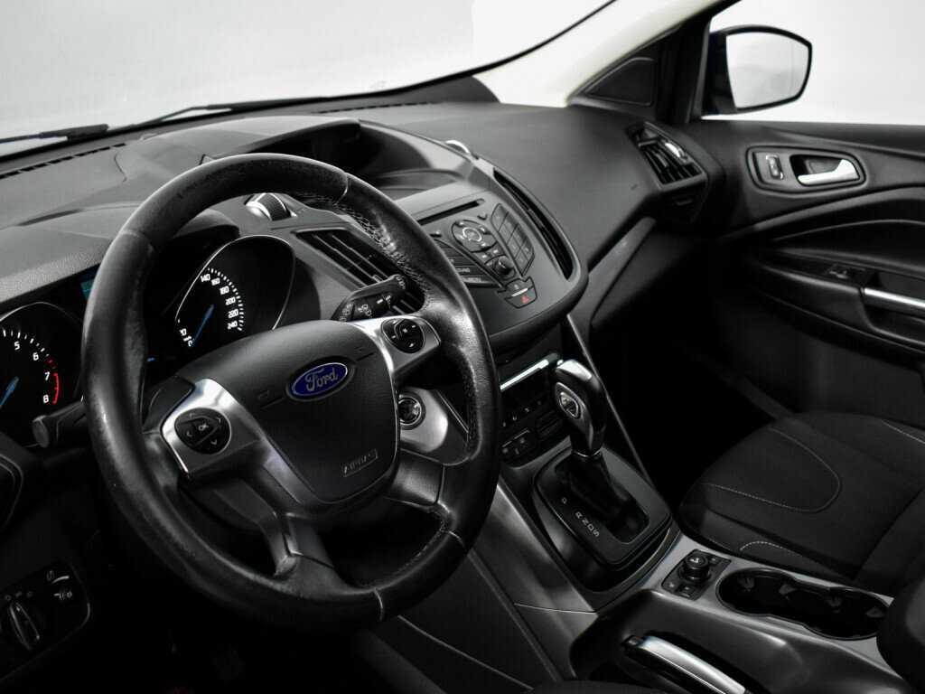 Б/У Форд Куга 2015 года. Фото: #8