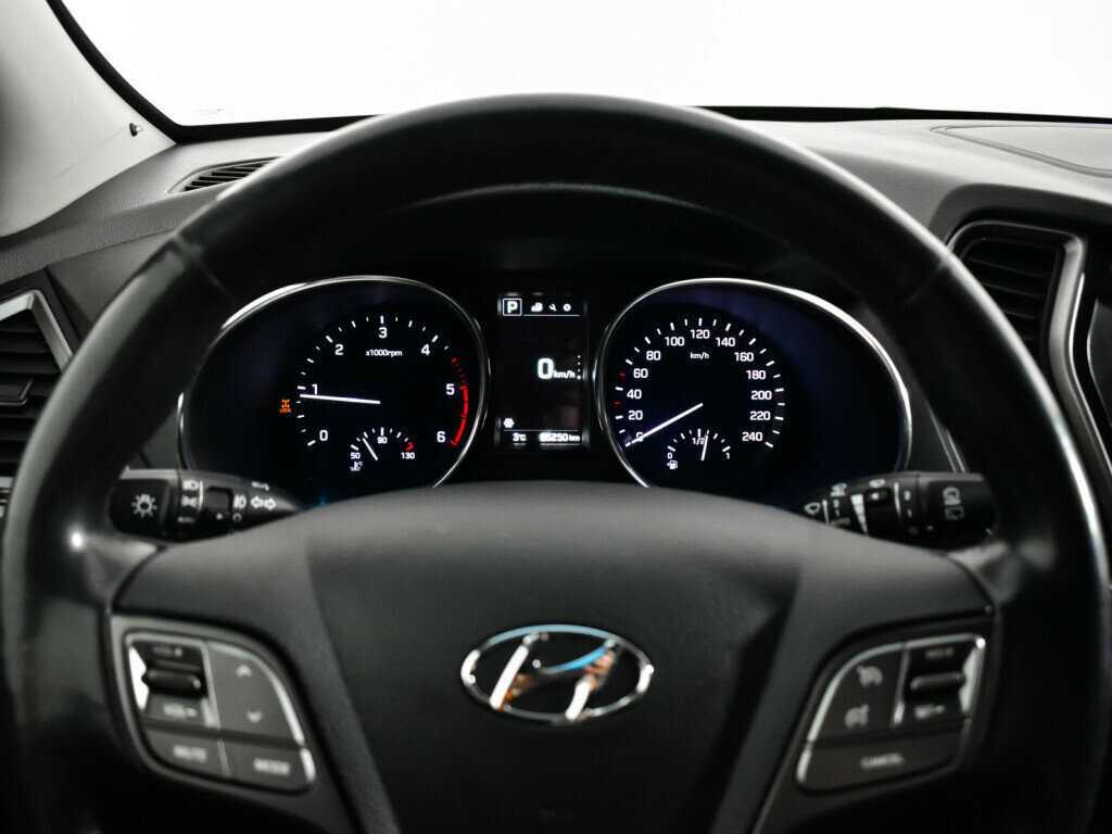 Б/У Хендай Санта Фе 2015 года. Фото: #10