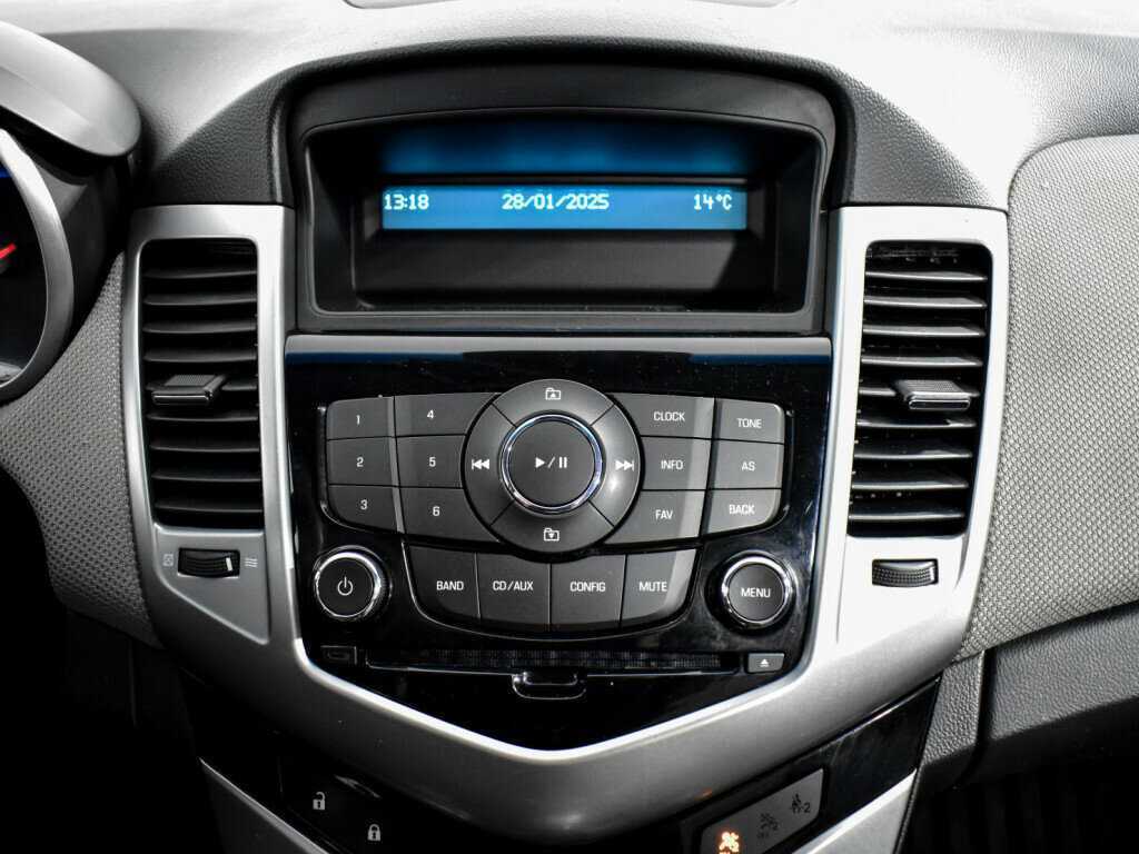 Б/У Шевроле Круз 2012 года. Фото: #16