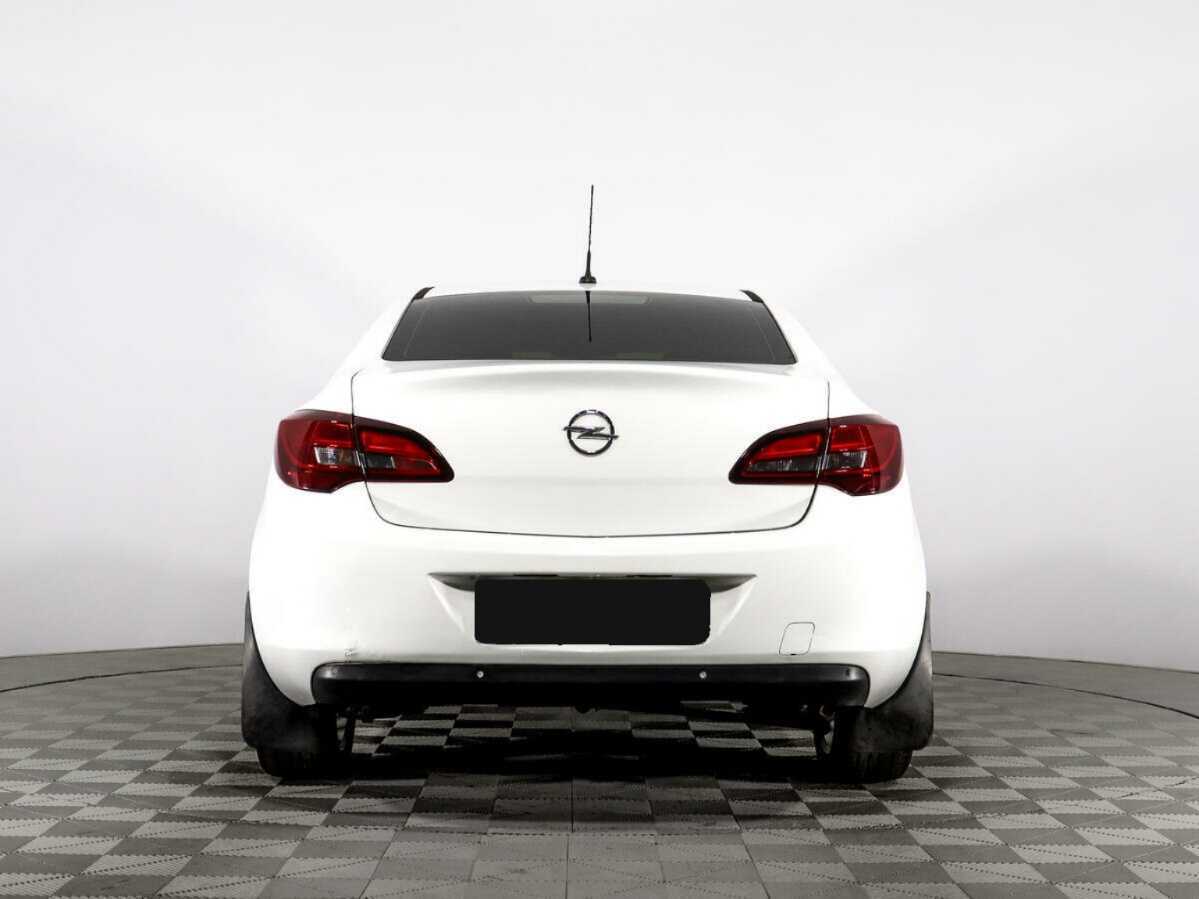 Opel Astra 2013 года с пробегом. Фото: #5