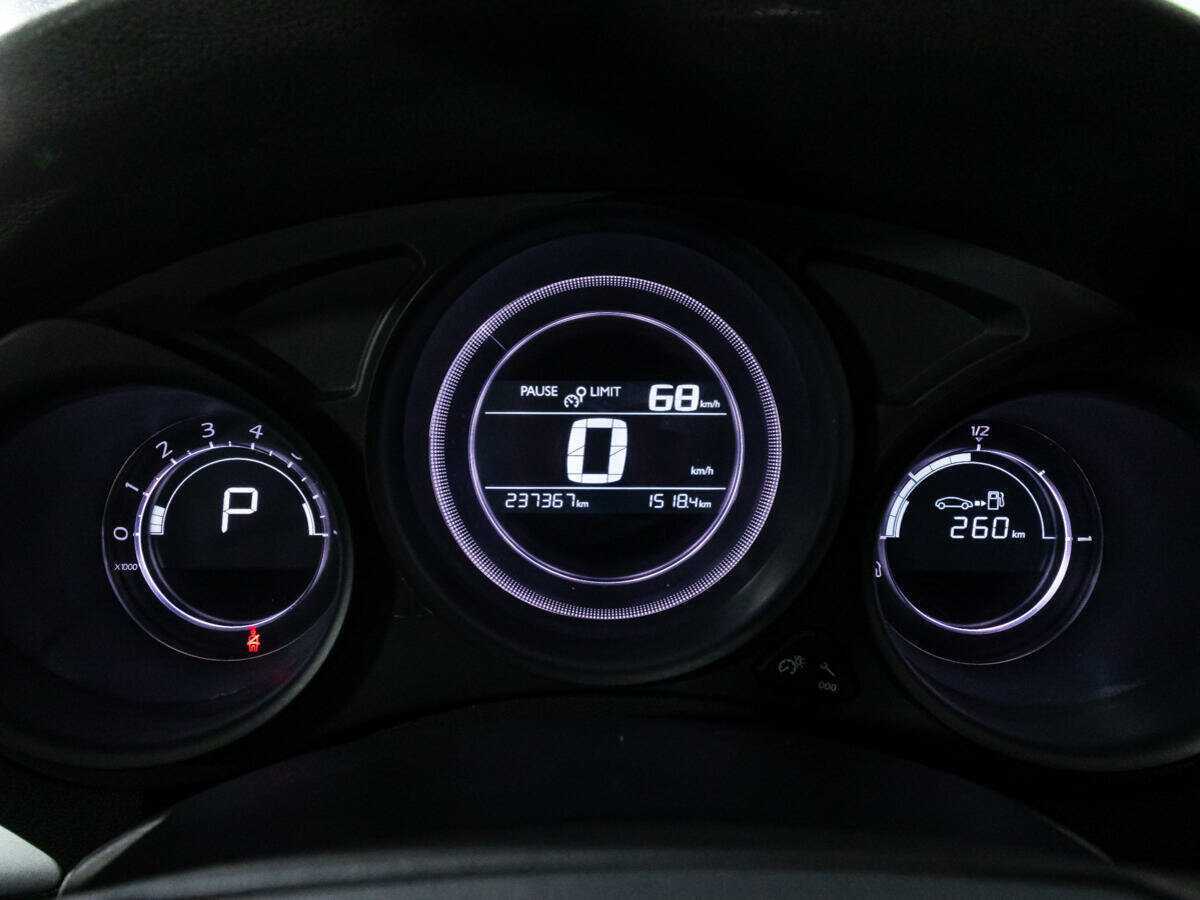 Б/У Ситроен Ц4 2016 года. Фото: #11