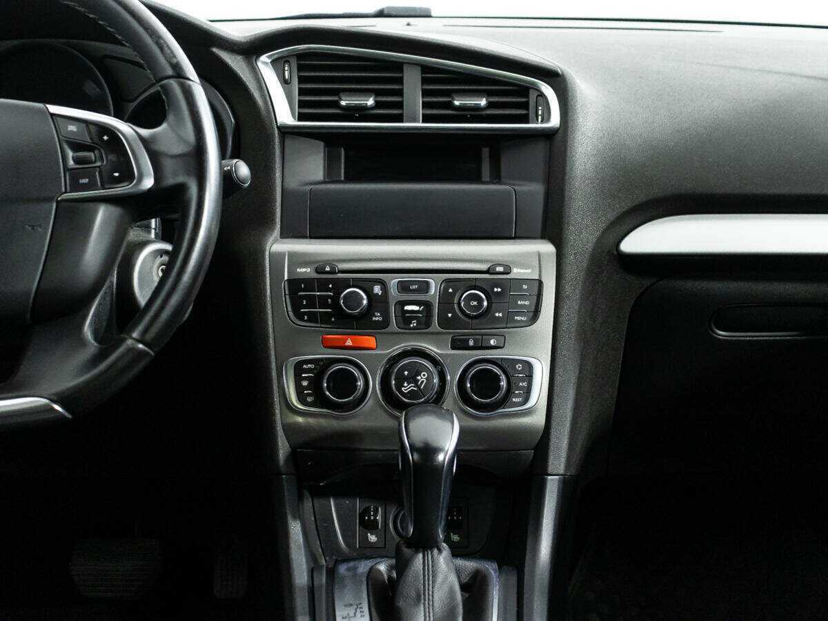 Б/У Ситроен Ц4 2016 года. Фото: #13