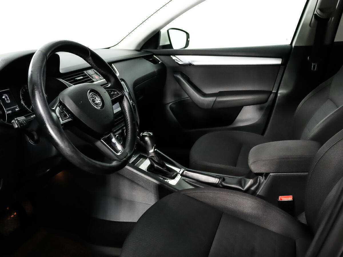 Б/У Шкода Октавия 2013 года. Фото: #8