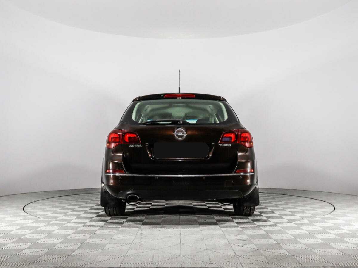 Opel Astra 2013 года с пробегом. Фото: #5