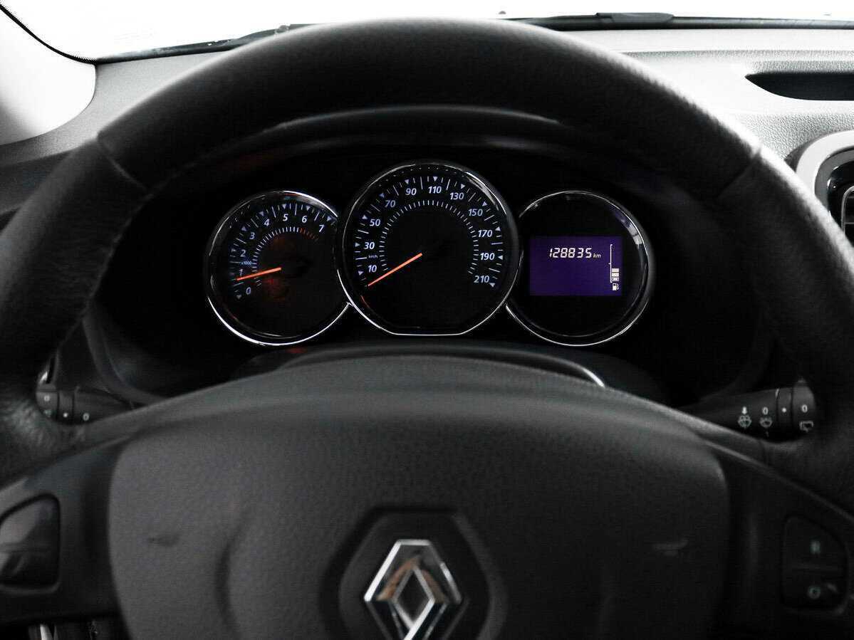 Б/У Рено Сандеро 2017 года. Фото: #12