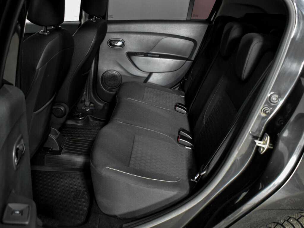 Б/У Рено Логан 2017 года. Фото: #8