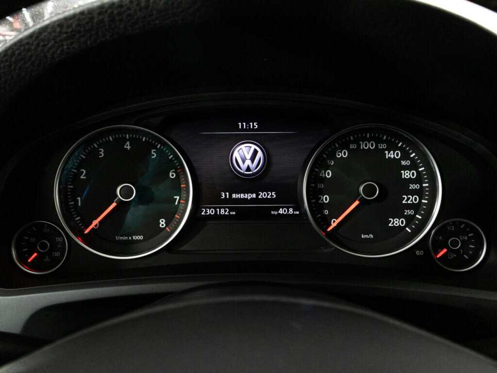 Б/У Фольксваген Туарег 2013 года. Фото: #10