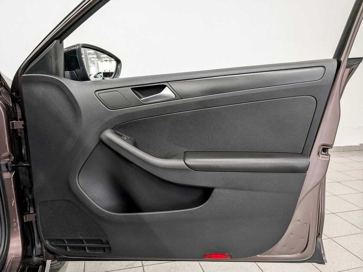 Б/У Фольксваген Джетта 2014 года. Фото: #22