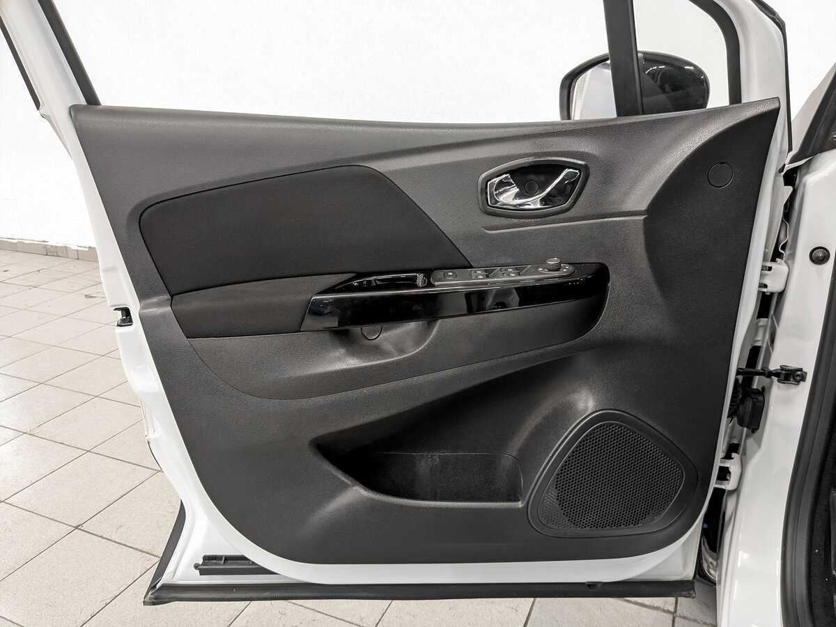 Б/У Рено Каптюр 2017 года. Фото: #18