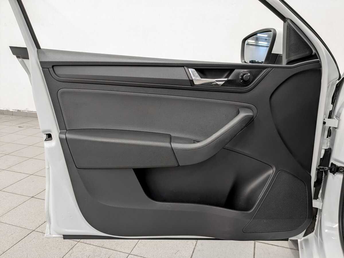 Б/У Шкода Рапид 2017 года. Фото: #18