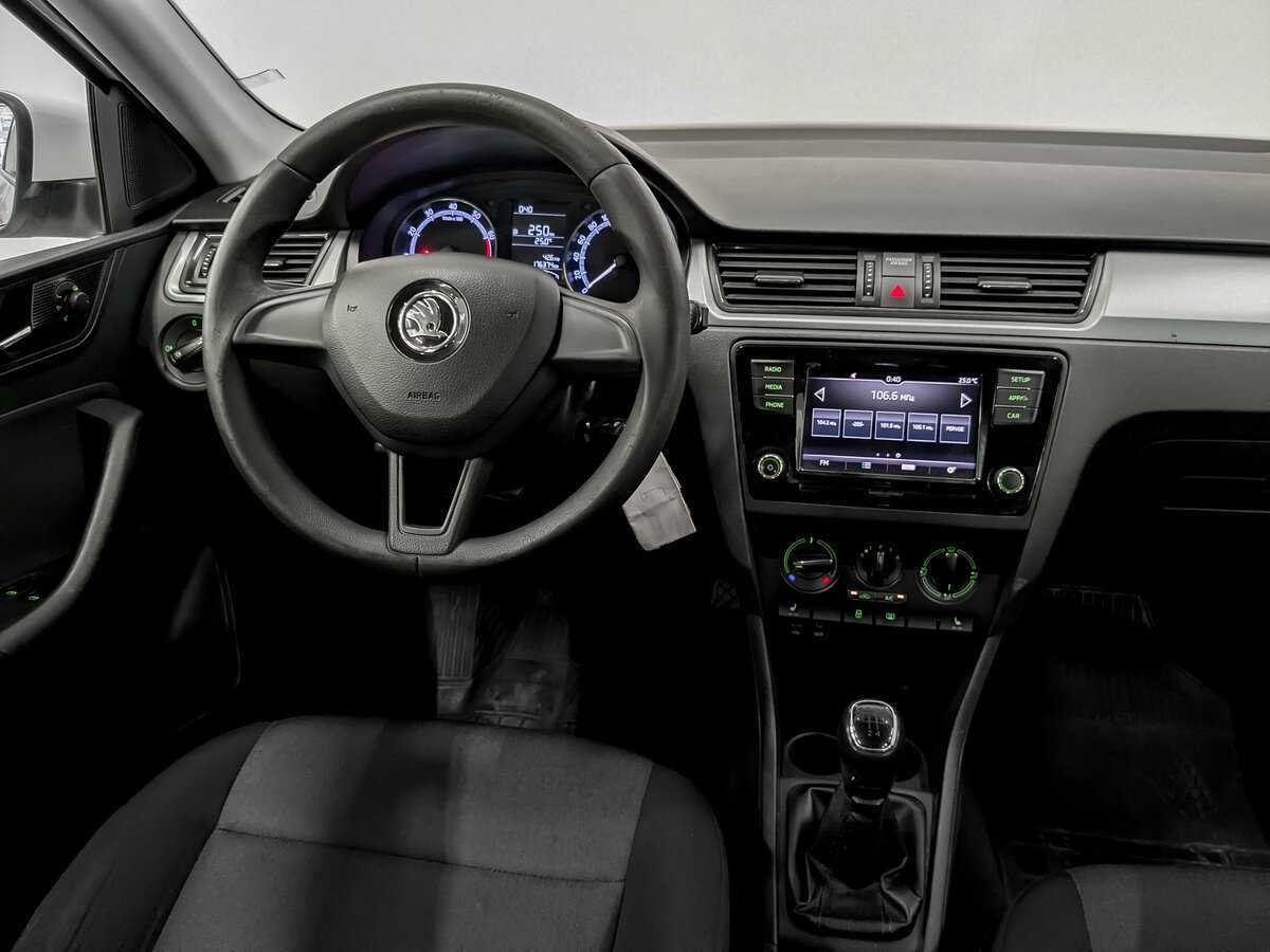 Б/У Шкода Рапид 2017 года. Фото: #25