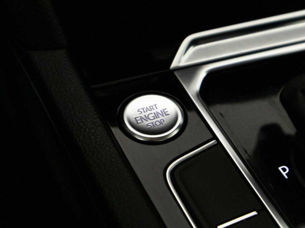 Б/У Фольксваген Пассат 2016 года. Фото: #18