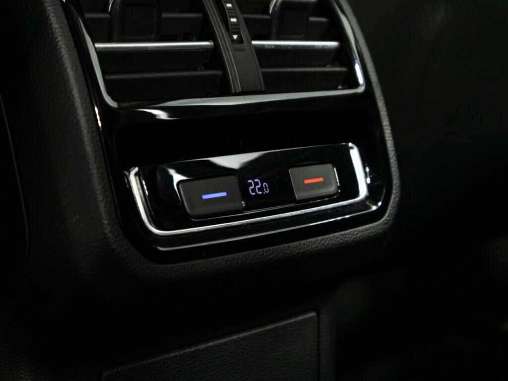 Б/У Фольксваген Пассат 2016 года. Фото: #20