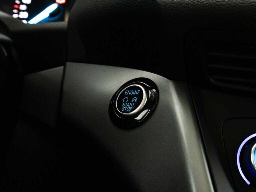 Б/У Форд Куга 2017 года. Фото: #16