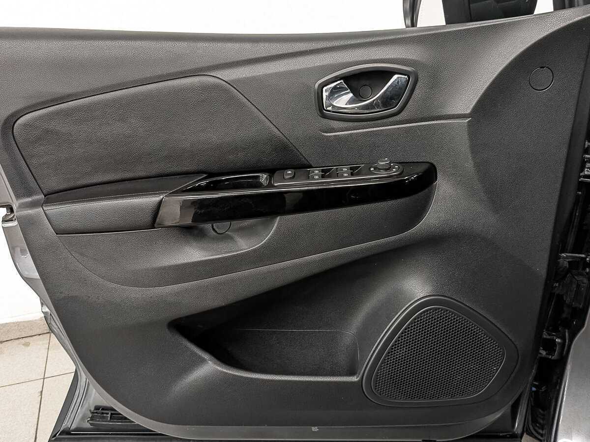 Б/У Рено Каптюр 2017 года. Фото: #16