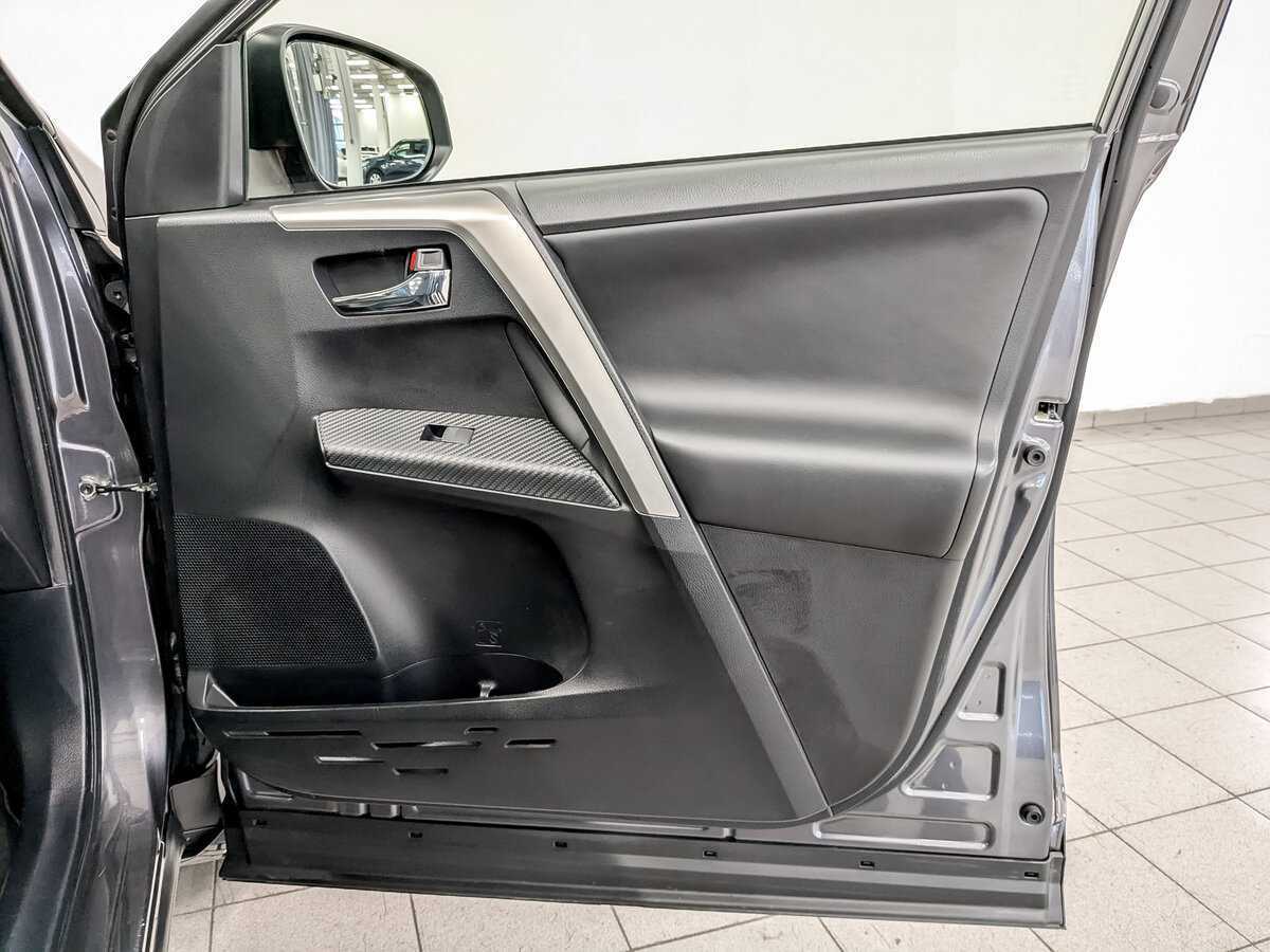 Б/У Тойота Рав4 2014 года. Фото: #21