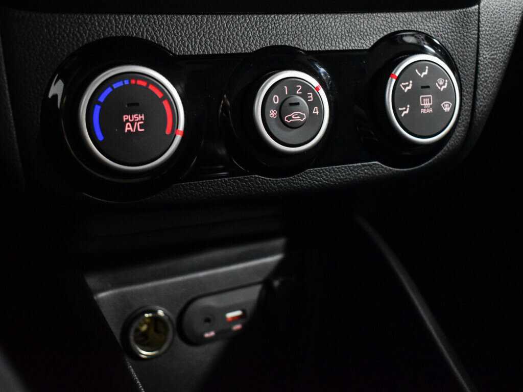 Б/У Киа Рио 2016 года. Фото: #17