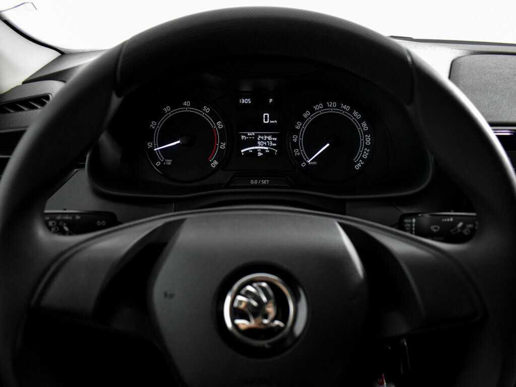 Б/У Шкода Рапид 2021 года. Фото: #14