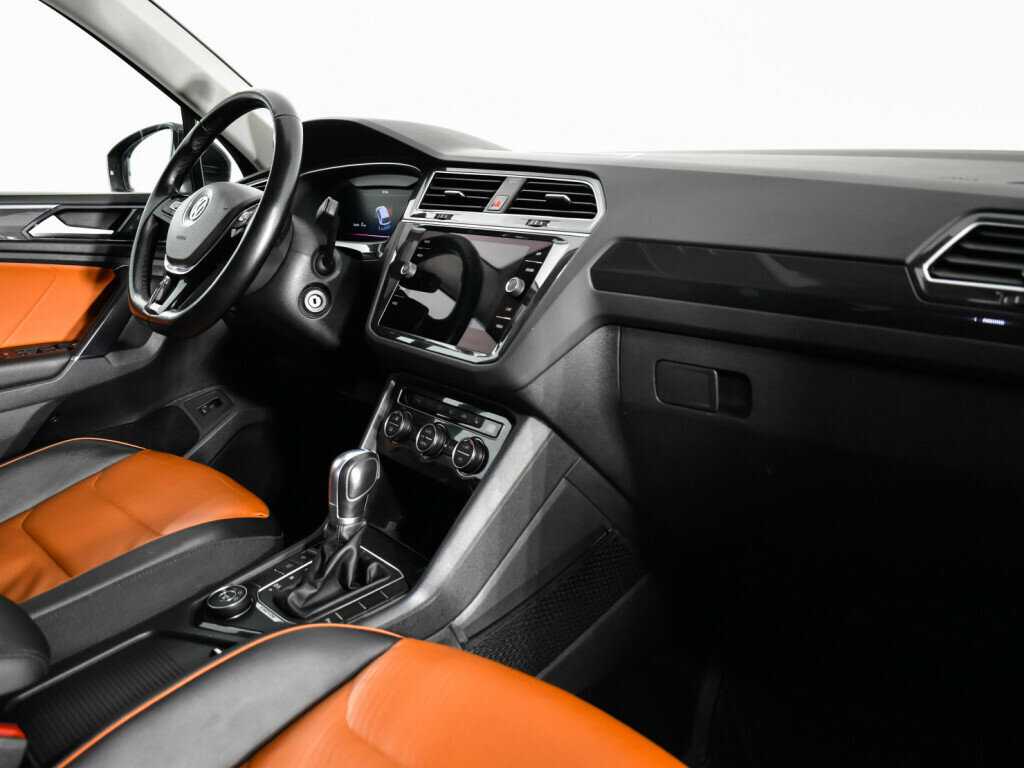 Б/У Фольксваген Тигуан 2018 года. Фото: #8