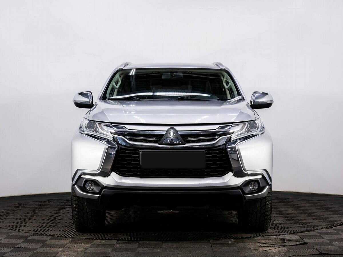 Mitsubishi Pajero Sport 2017 года с пробегом. Фото: #1