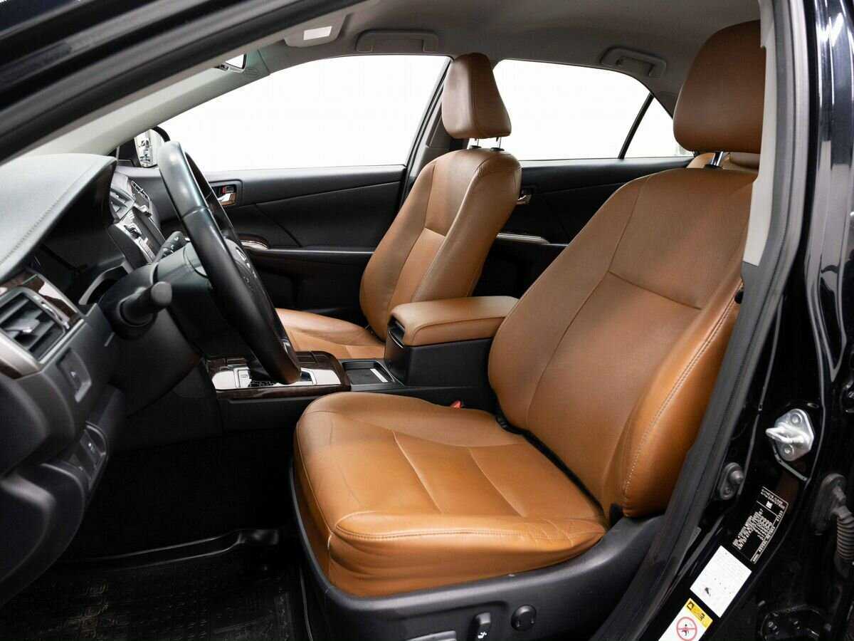 Б/У Тойота Камри 2017 года. Фото: #9