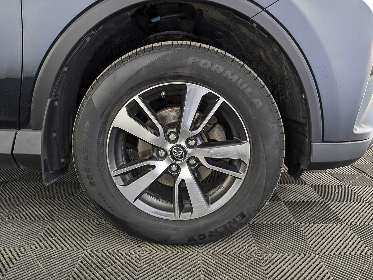 Б/У Тойота Рав4 2017 года. Фото: #10