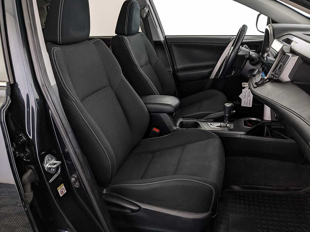 Б/У Тойота Рав4 2017 года. Фото: #21