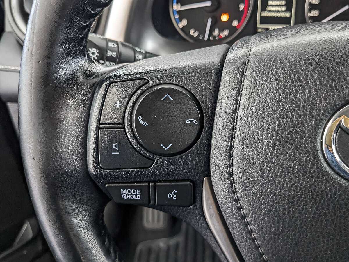 Б/У Тойота Рав4 2017 года. Фото: #24