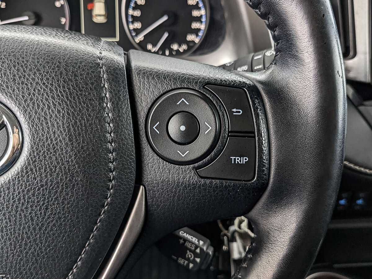 Б/У Тойота Рав4 2017 года. Фото: #25