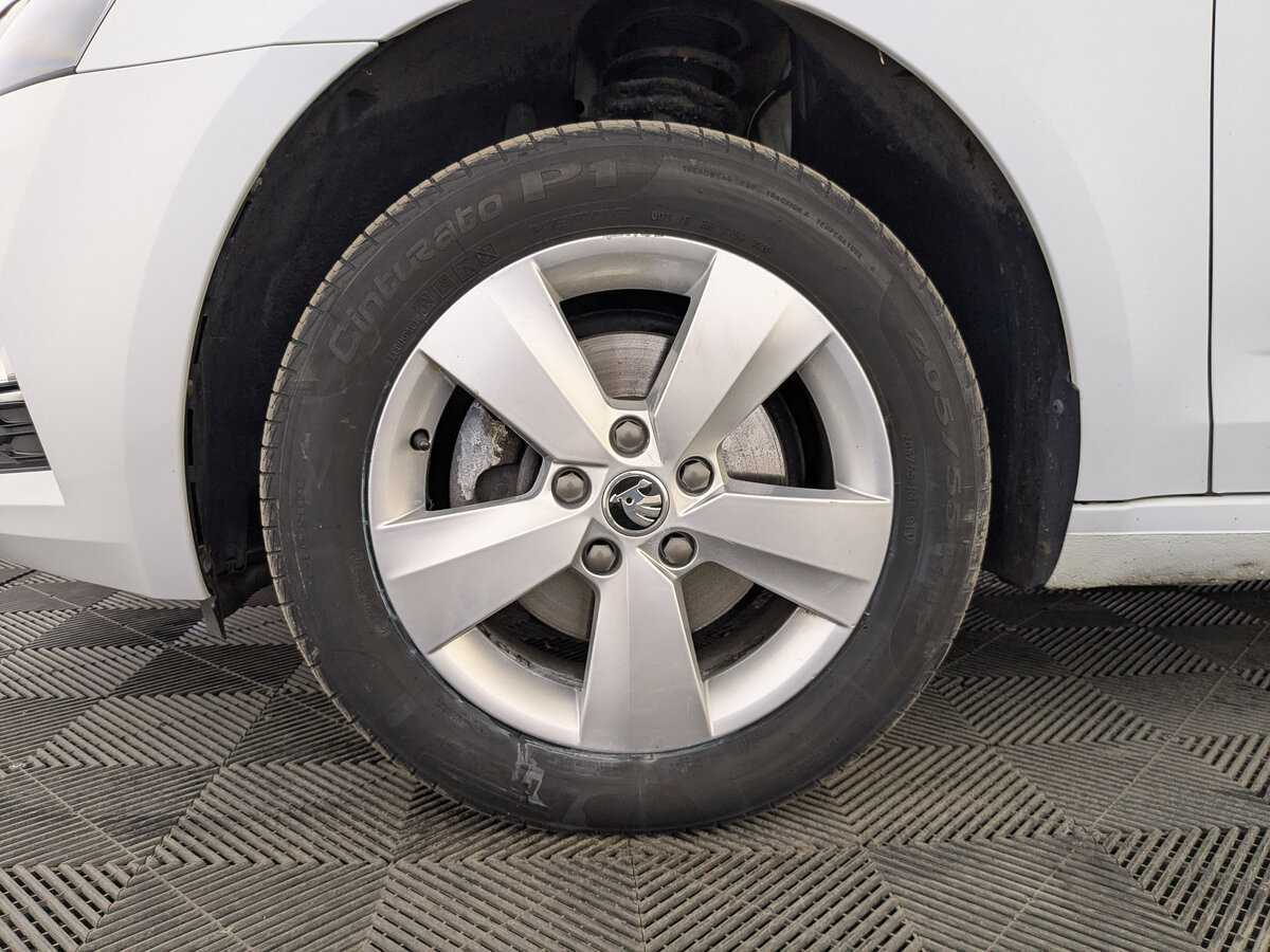 Б/У Шкода Октавия 2020 года. Фото: #11