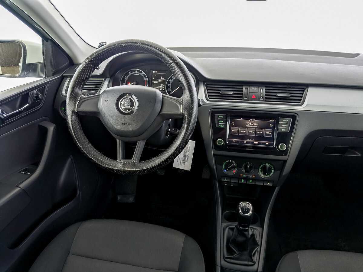 Б/У Шкода Рапид 2017 года. Фото: #23