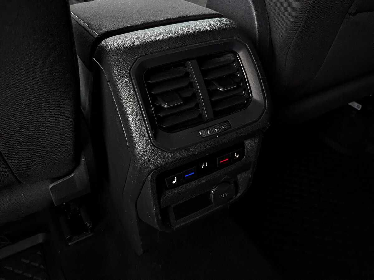 Б/У Фольксваген Тигуан 2018 года. Фото: #25