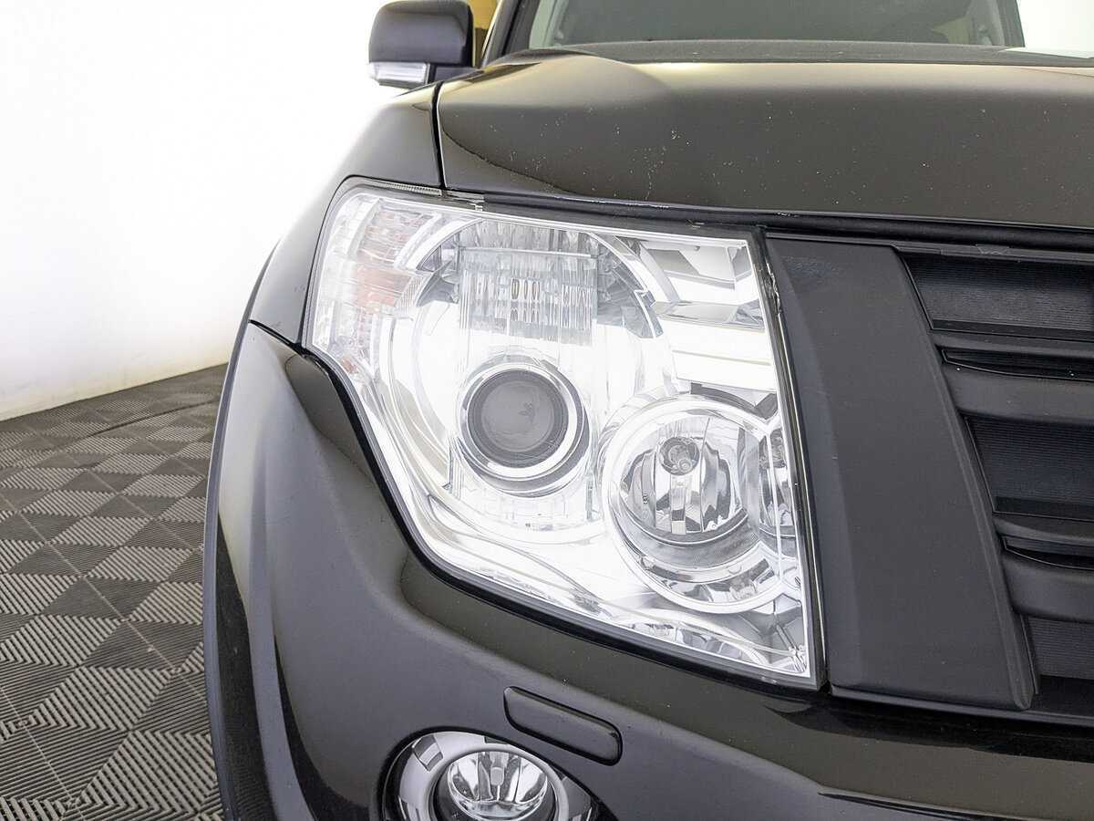 Б/У Митсубиши Паджеро 2013 года. Фото: #10