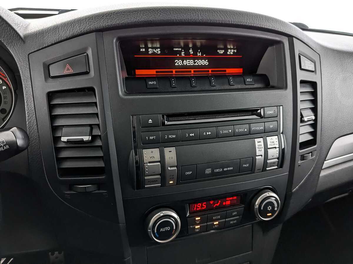 Б/У Митсубиши Паджеро 2013 года. Фото: #20