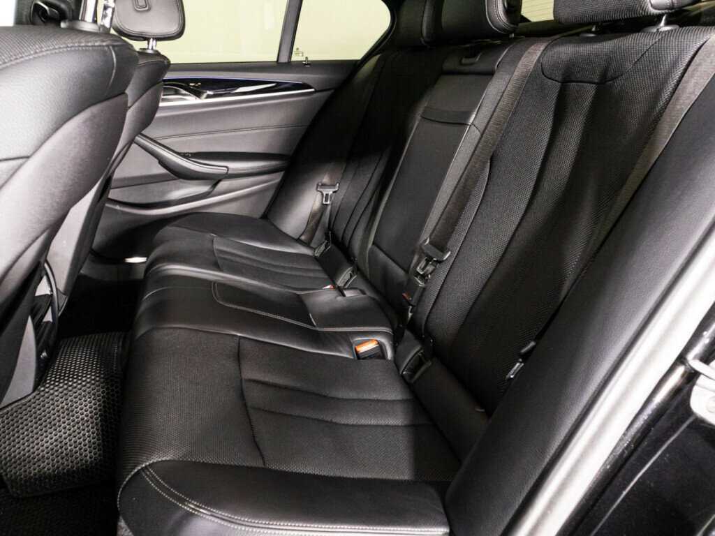 BMW 5 серии 2017 года с пробегом. Фото: #9