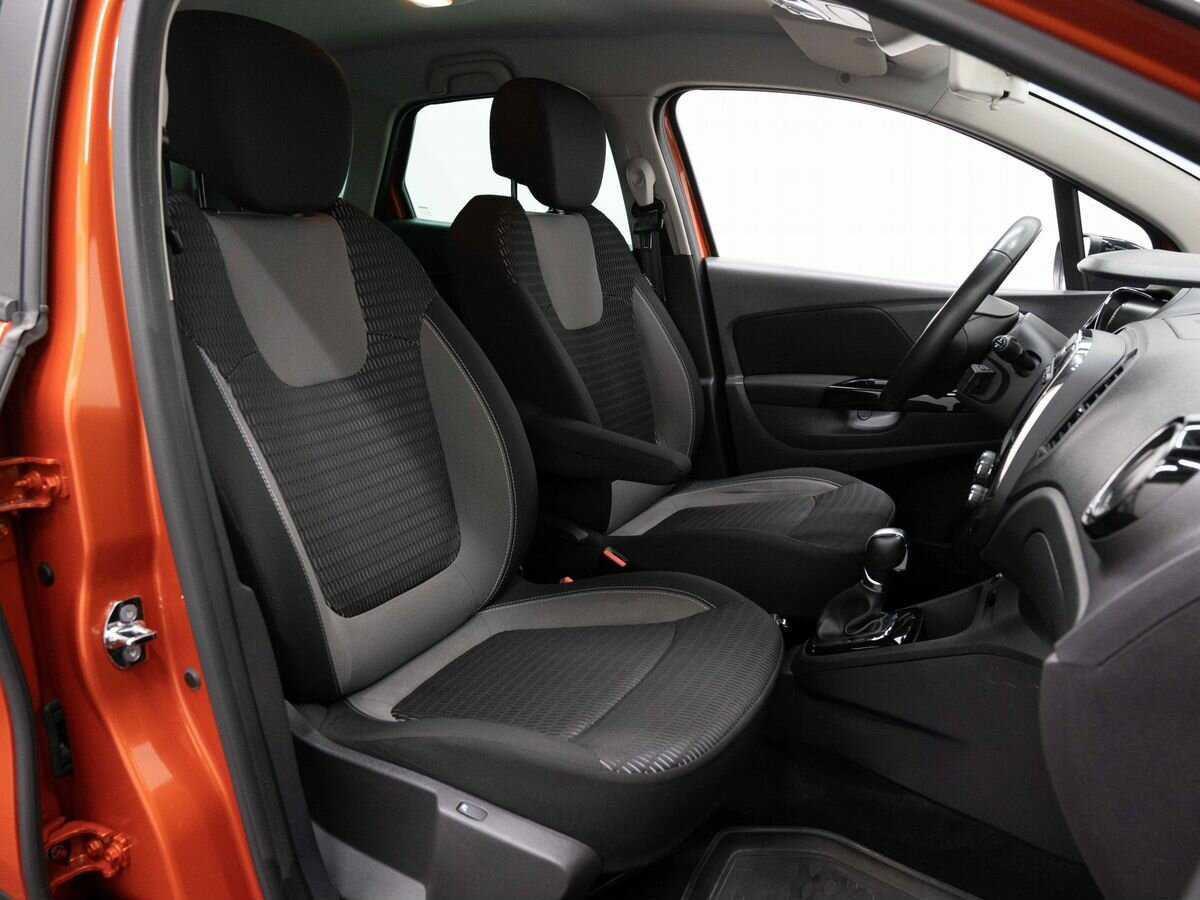 Б/У Рено Каптюр 2017 года. Фото: #11