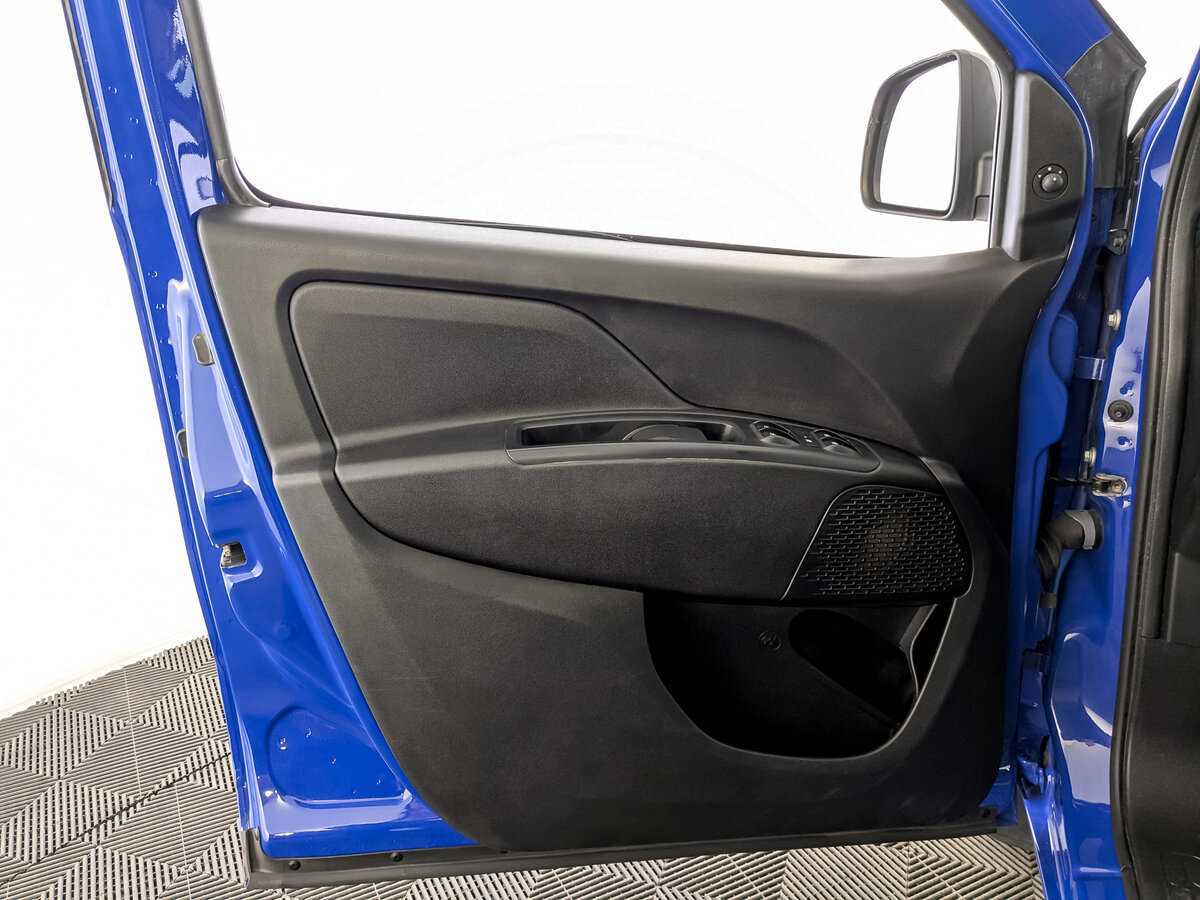 Б/У Фиат Добло 2019 года. Фото: #18