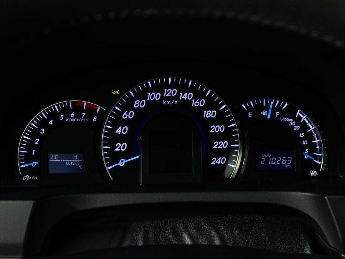 Б/У Тойота Камри 2012 года. Фото: #11