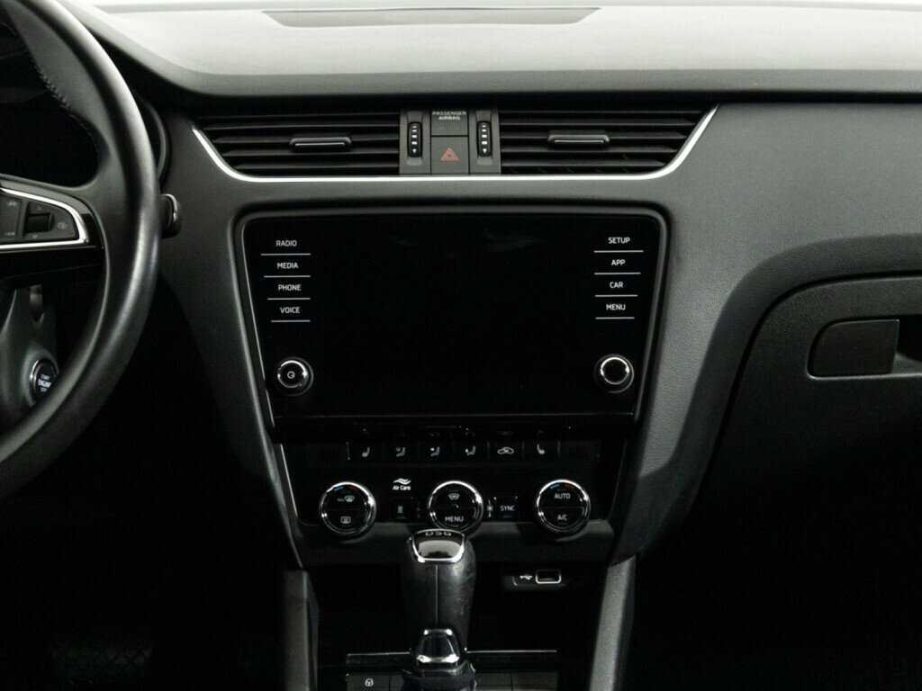 Б/У Шкода Октавия 2019 года. Фото: #13