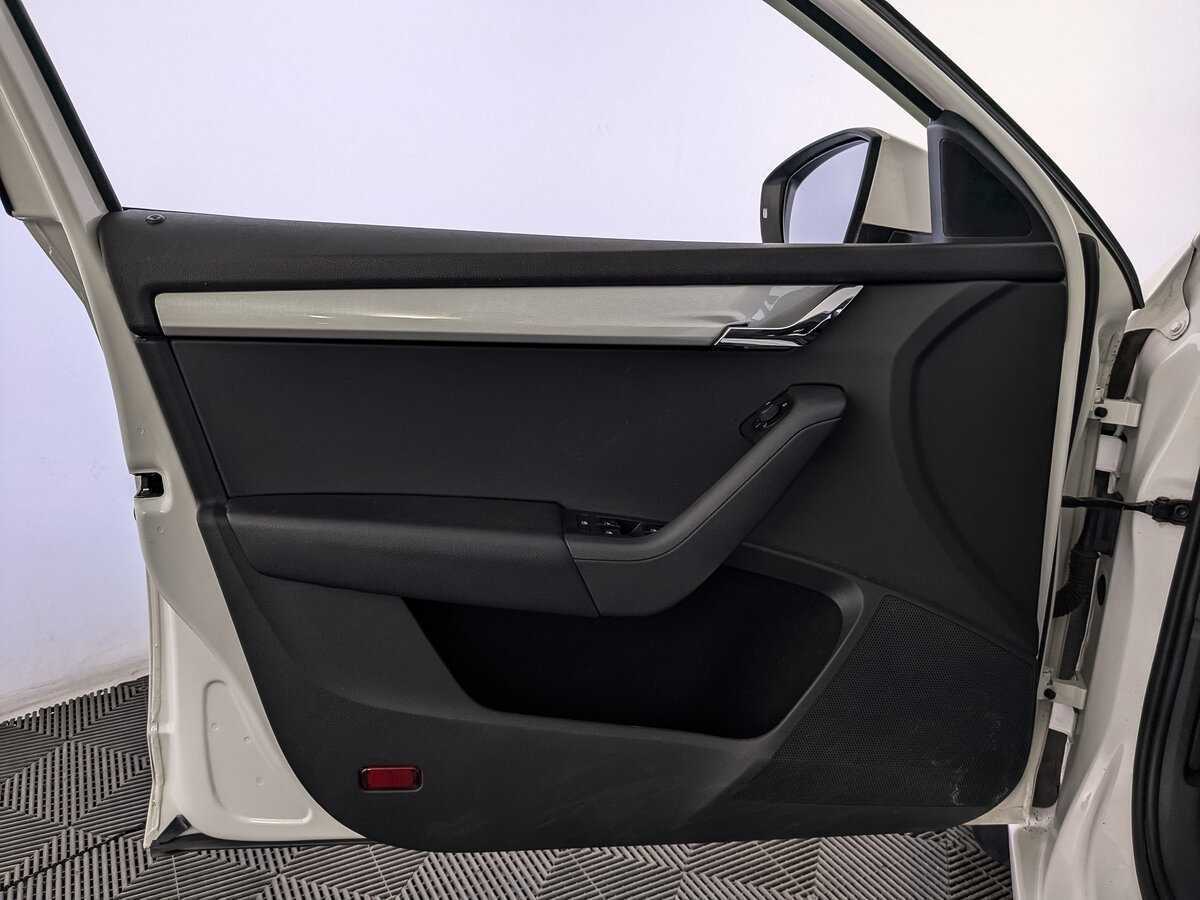 Б/У Шкода Октавия 2016 года. Фото: #18