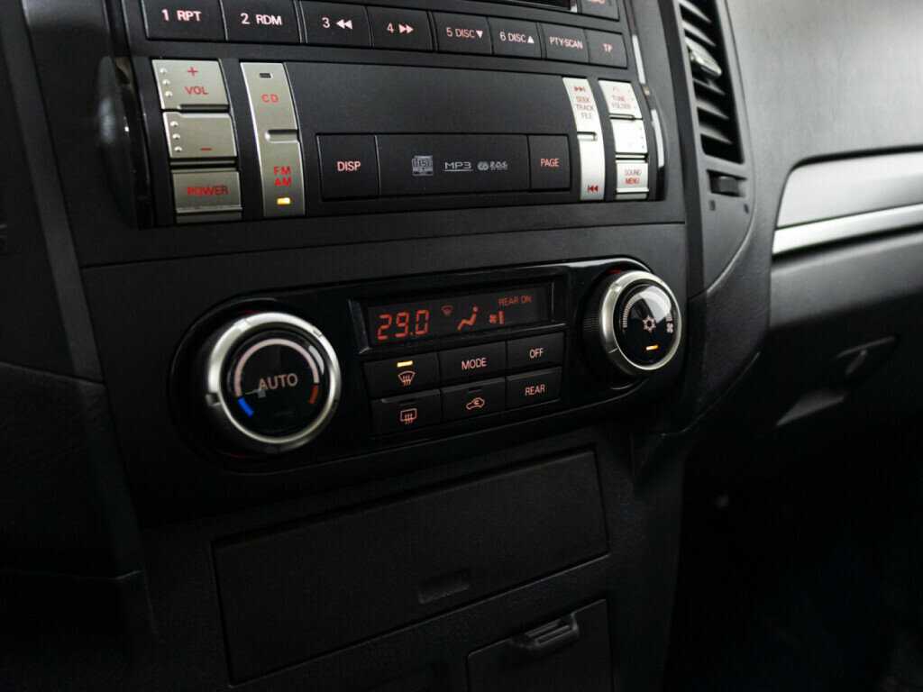 Б/У Митсубиши Паджеро 2013 года. Фото: #23