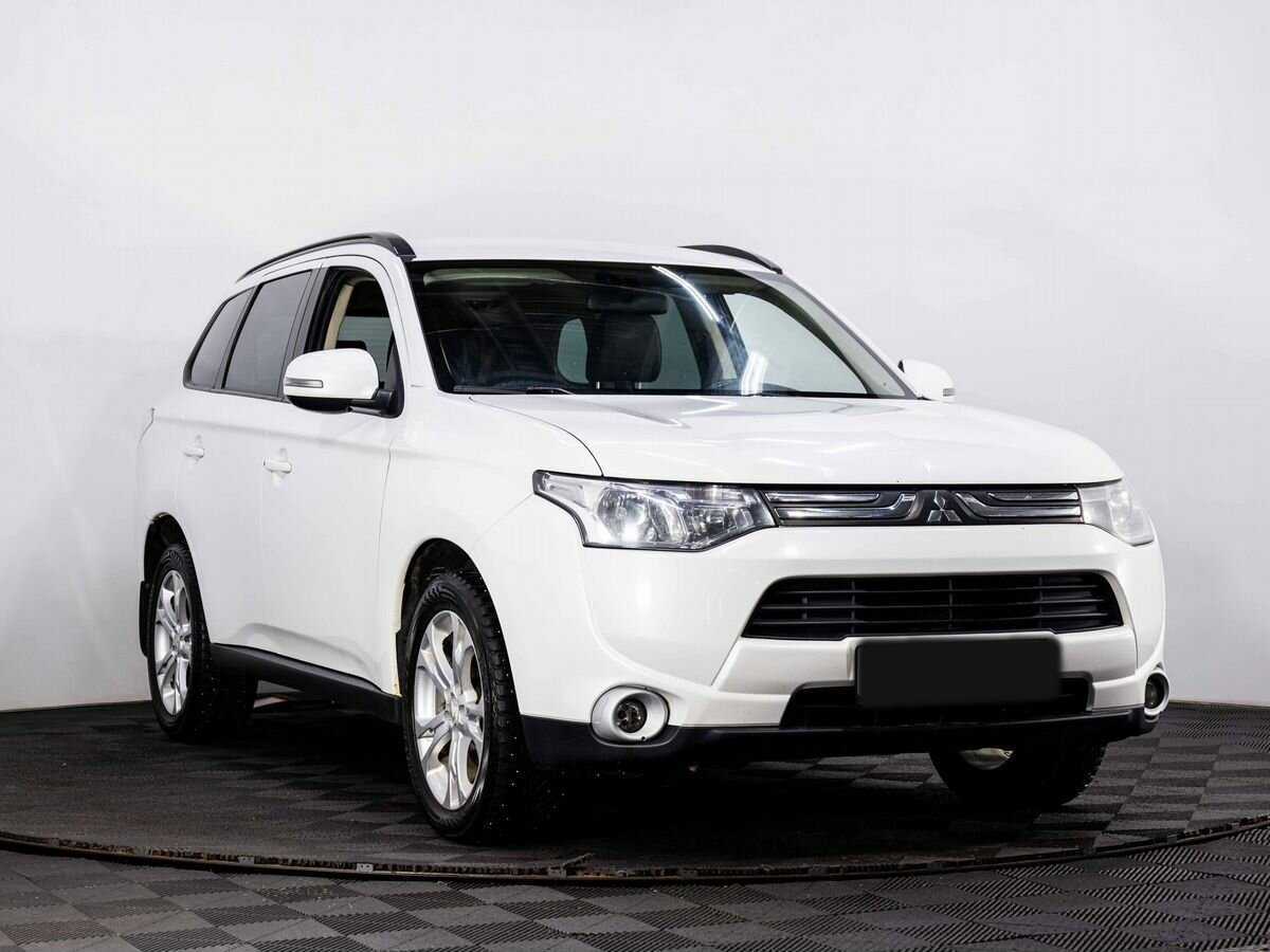 Mitsubishi Outlander 2012 года с пробегом. Фото: #2