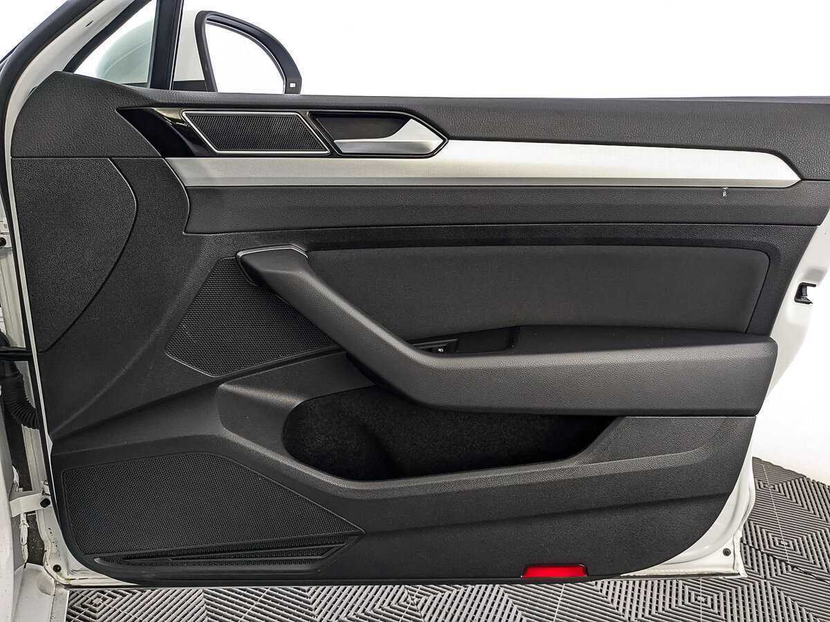 Б/У Фольксваген Пассат 2019 года. Фото: #24